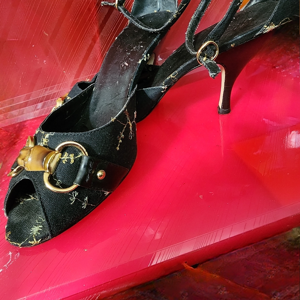 Black Heeled Shoes with Bamboo Detail